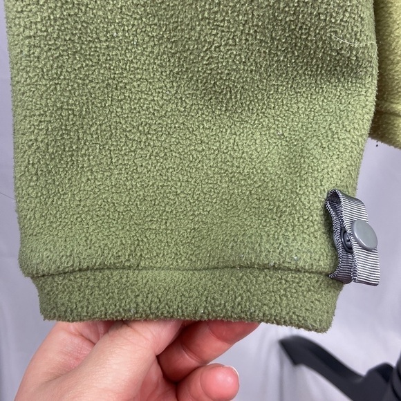 The North Face Two Toned Olive Green Fleece Zip Up Jacket - Picture 9 of 12